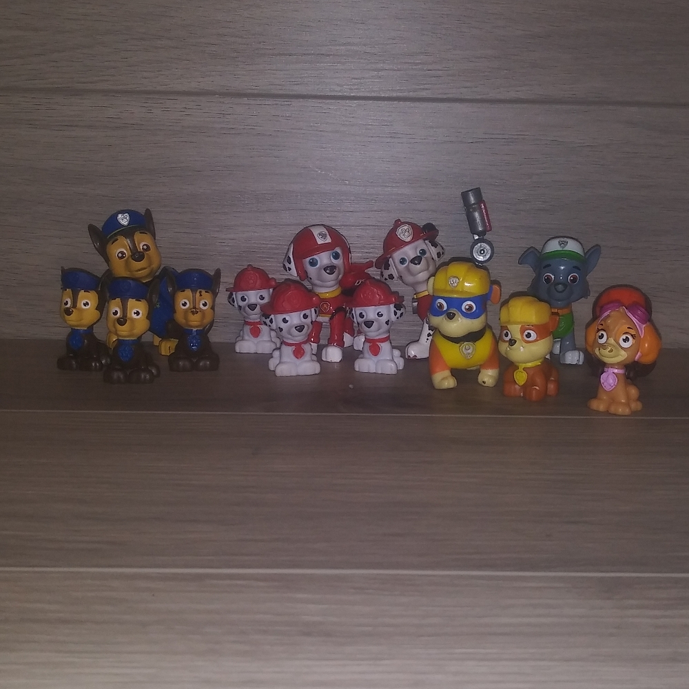 Paw Patrol Toy Action Figure Bundle - Pre-owned